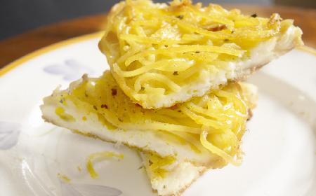 Oszczędne makaronowe placki z resztek spaghetti