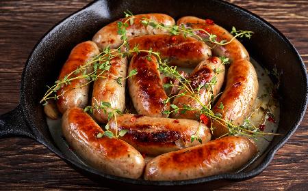 Biała kiełbasa pieczona - jak upiec białą kiełbasę?