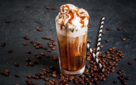 Kawa frappe - przepis na mrożoną kawę po grecku
