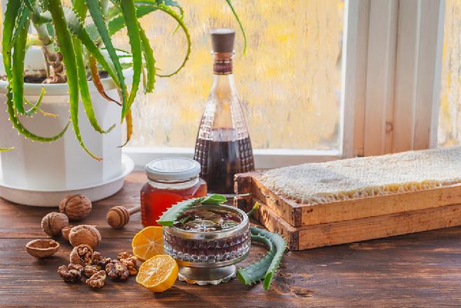 Wzmacniające wino aloesowe - przepis na napój aloesowy na winie