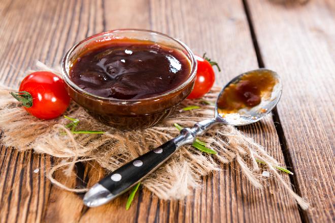 Sos BBQ - przepis na klasyczny sos do dań z grilla i mięs