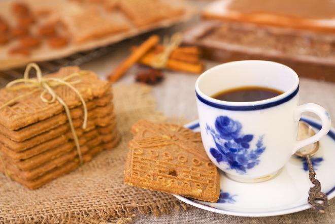 Speculoos - belgijskie ciasteczka korzenne - upiecz je na święta!